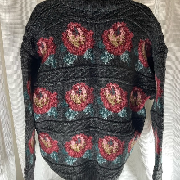 Eddie Bauer sweater black and multicolored floral print - Picture 7 of 9